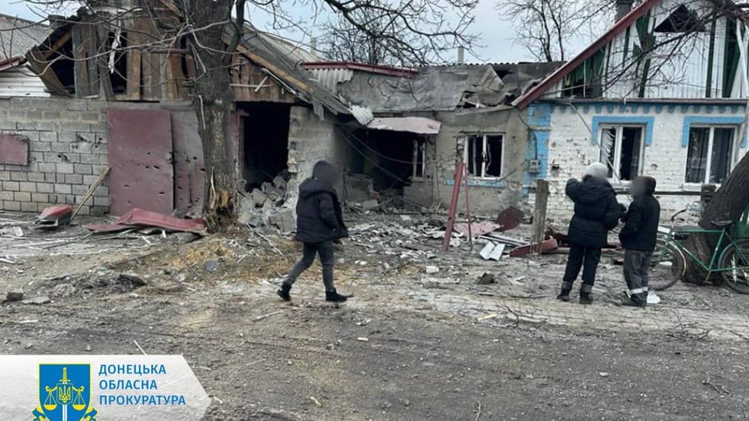 Наслідки російського обстрілу міста Гірник на Донеччині, 3 січня 2024 року