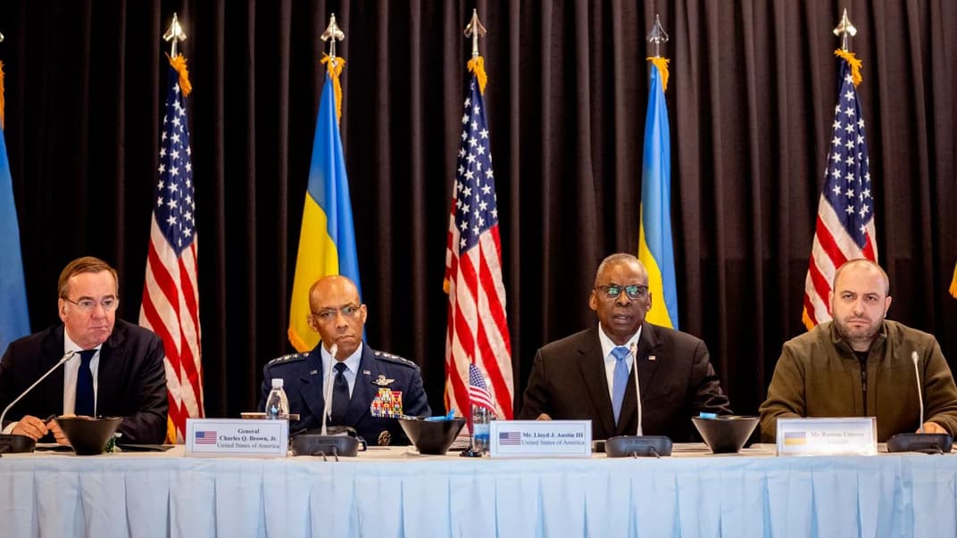 Ілюстративне фото. Міністри оборони Німеччини, США та України на засіданні Контактної групи з питань оборони України на авіабазі «Рамштайн», Німеччина, 19 березня 2024 року