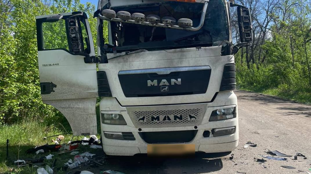 Атакованный FPV-дроном грузовик в Харьковской области