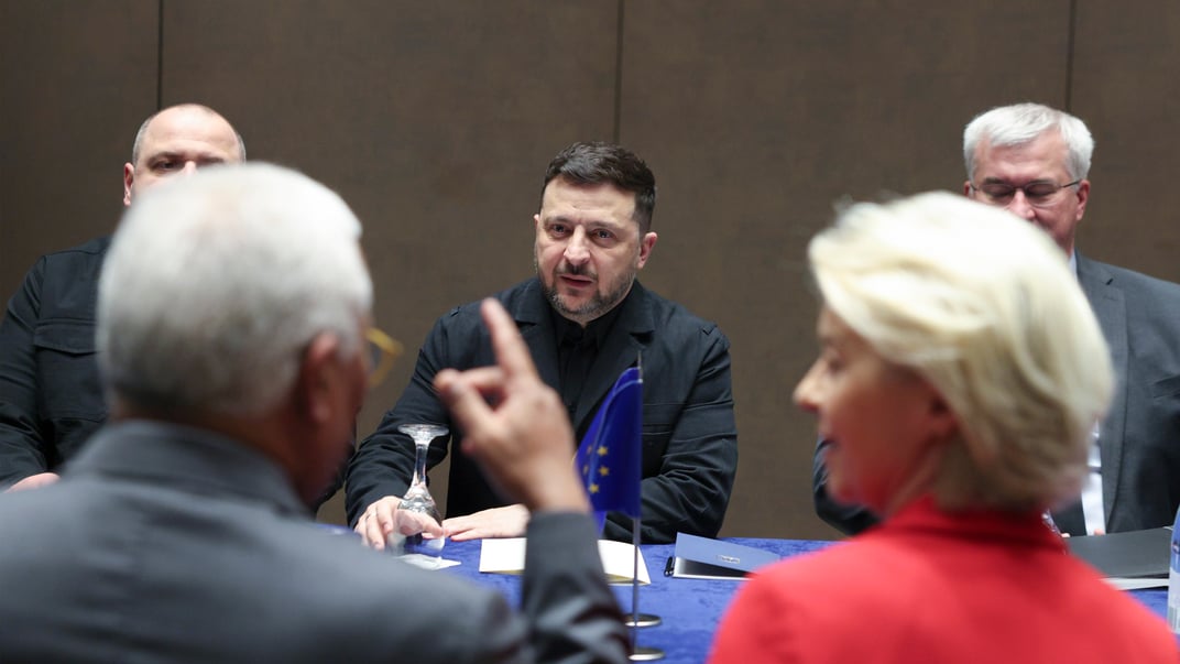 Ілюстративне фото. Президент Володимир Зеленський на зустрічі з високопосадовцями ЄС під час візиту до Кіпру, 23 квітня 2026 року