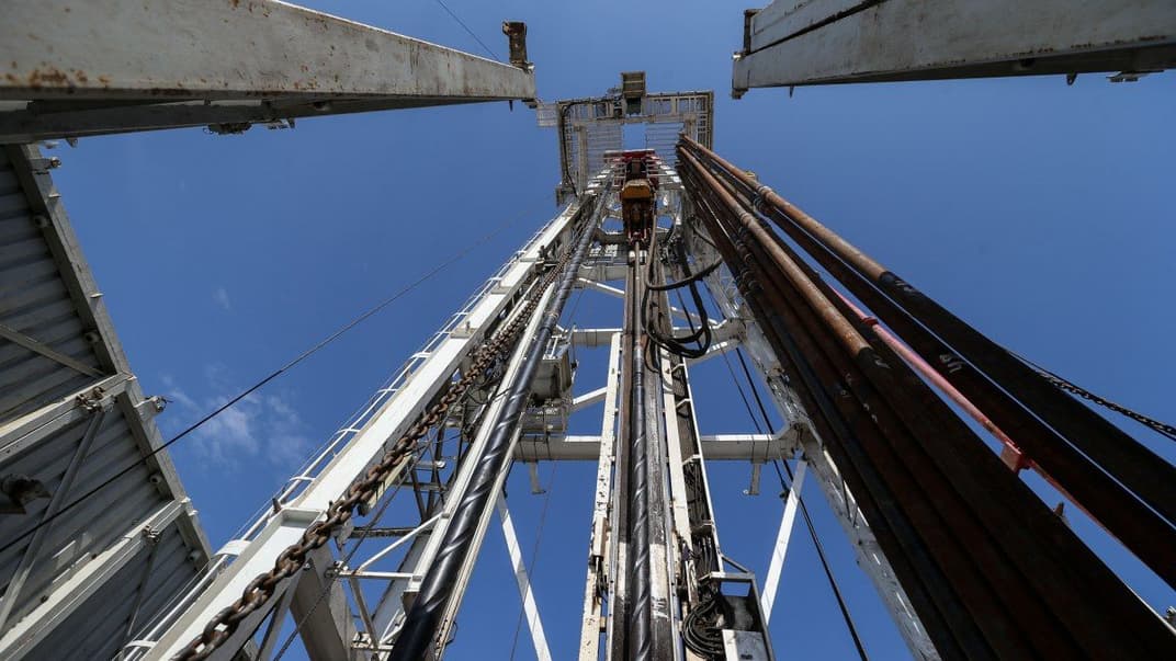 Буровая установка на территории Семиренковского месторождения ДТЭК «Нафтогаз» в Полтавской области, 25 сентября 2017 года