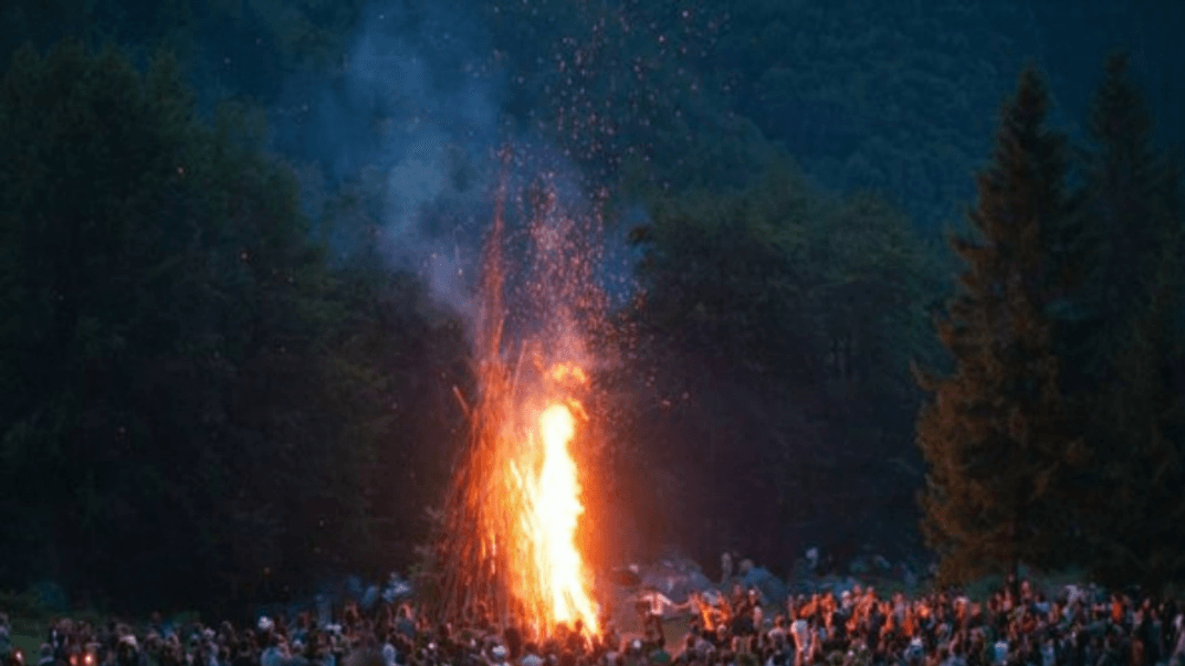 На Закарпатті госпіталізували 38 людей, які пили воду з водоспаду Шипіт