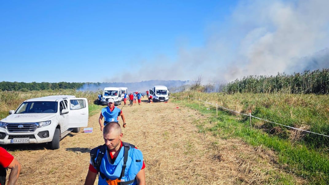 Последствия удара россиян вблизи Чернигова