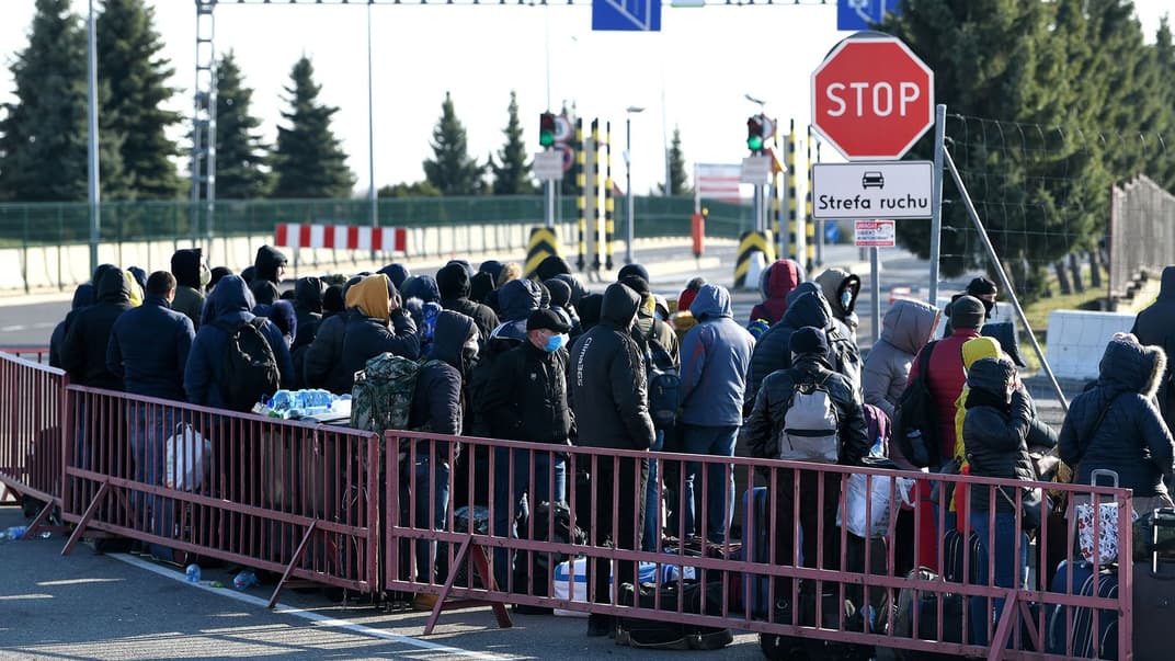 Очередь на пункте пропуска Корчева-Краковец между Польшей и Украиной, 24 марта 2020 года