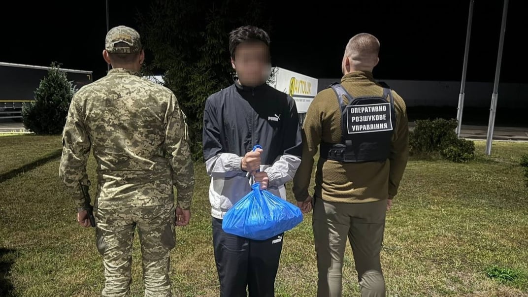 Парень хотел к отцу в Польшу, но не имел законных оснований для выезда