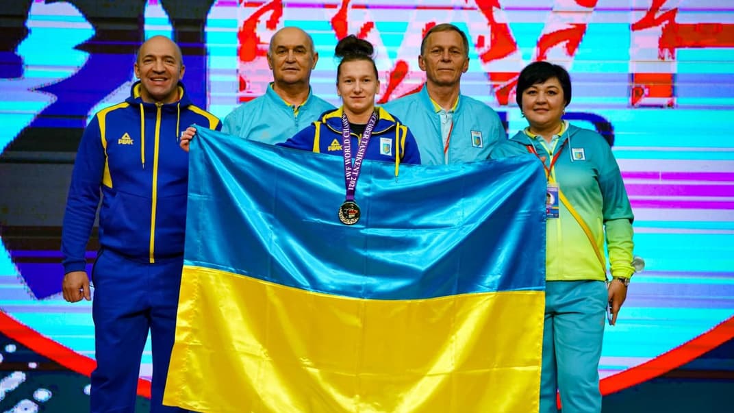 Українка Марія Гангур стала чемпіонкою світу серед чоловіків та жінок у ривку