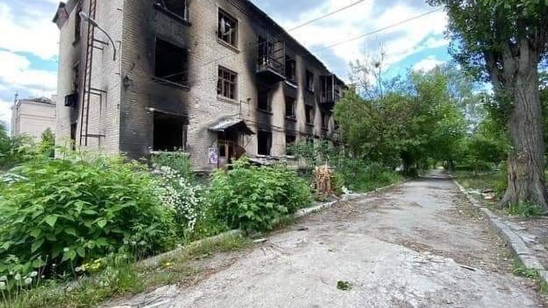 Последствия обстрелов в Луганской области