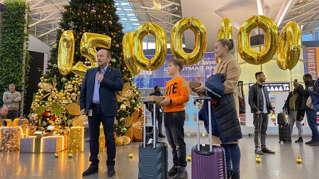 Аеропорт «Бориспіль» прийняв свого 15-мільйонного пасажира Арсенія Смоляра, який летів в Ташкент 
