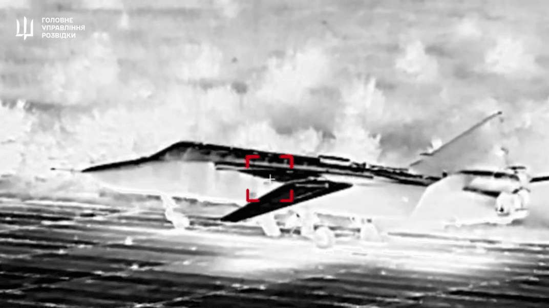 Момент ураження російського літака, ймовірно, Су-24