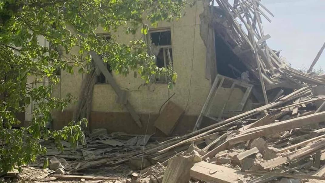 Последствия авиаудара по Бериславу 16 апреля