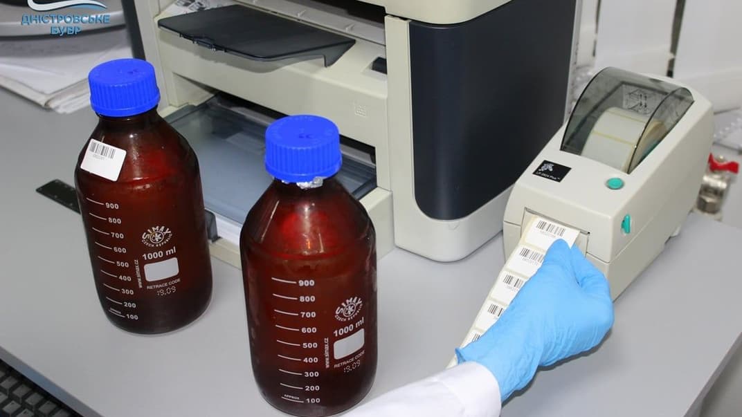 Концентрація нафтопродуктів у річці Стримба на Франківщині в 25 разів перевищує норму