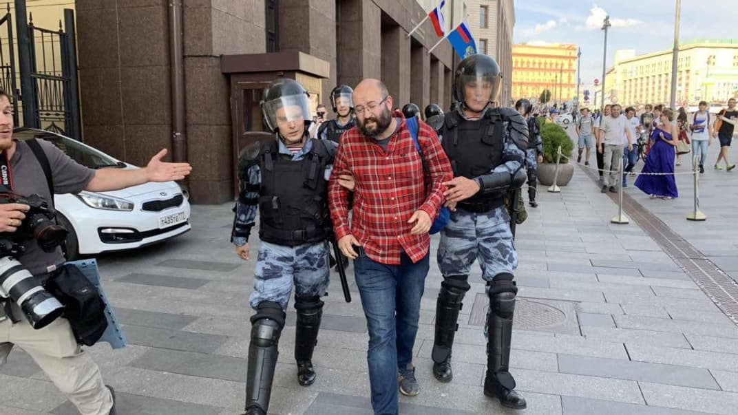 Задержание журналиста «Новая газета» Ильи Азара