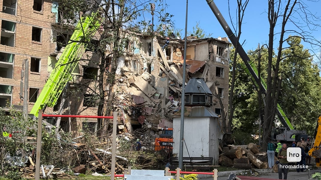 Житловий будинок у Шевченківському районі Києва, який уранці 23 червня атакувала ракета