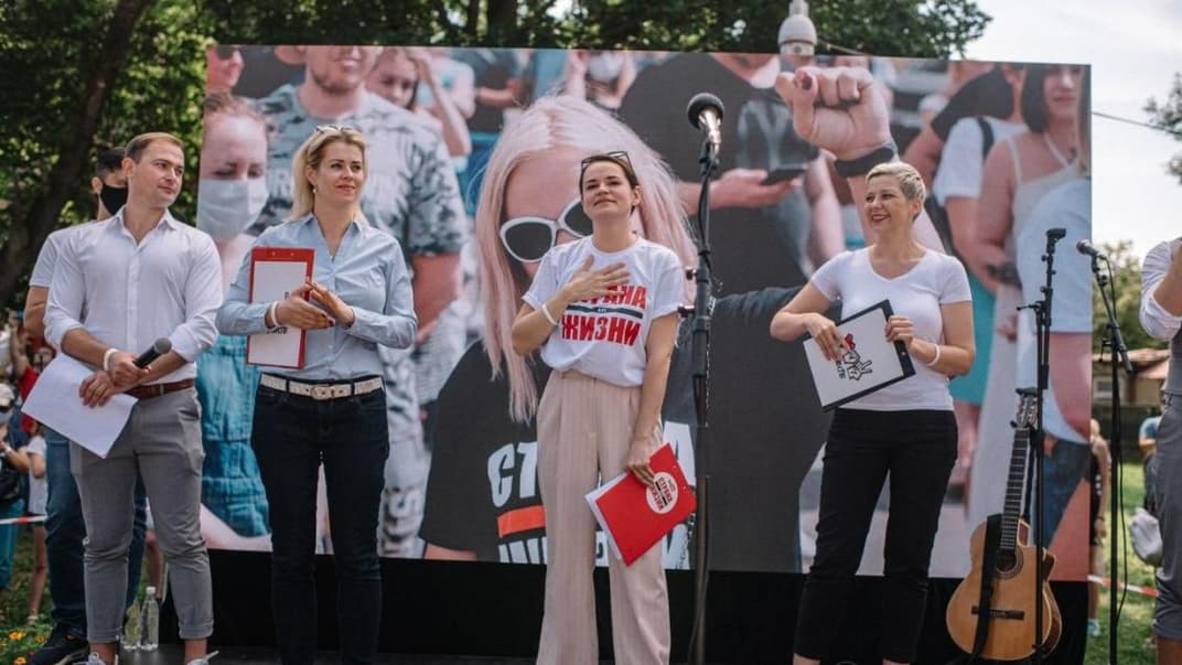 Кандидатки в президенти Білорусі Світлана Тіхановська (по центру), Гомель, 26 липня 2020 року