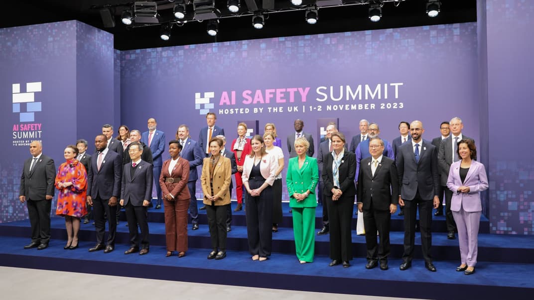 Представители правительств 29 стран во время саммита AI Safety Summit