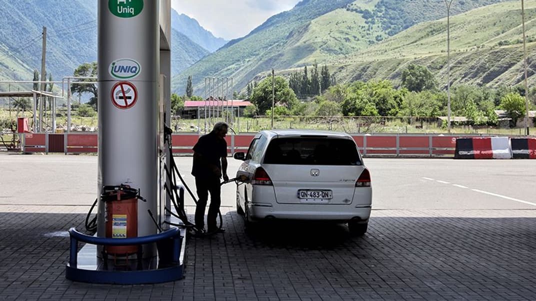 «Это специально сделано, чтобы люди в Крым ездили». Как добраться в Грузию своим ходом по маршруту Владикавказ – Тбилиси