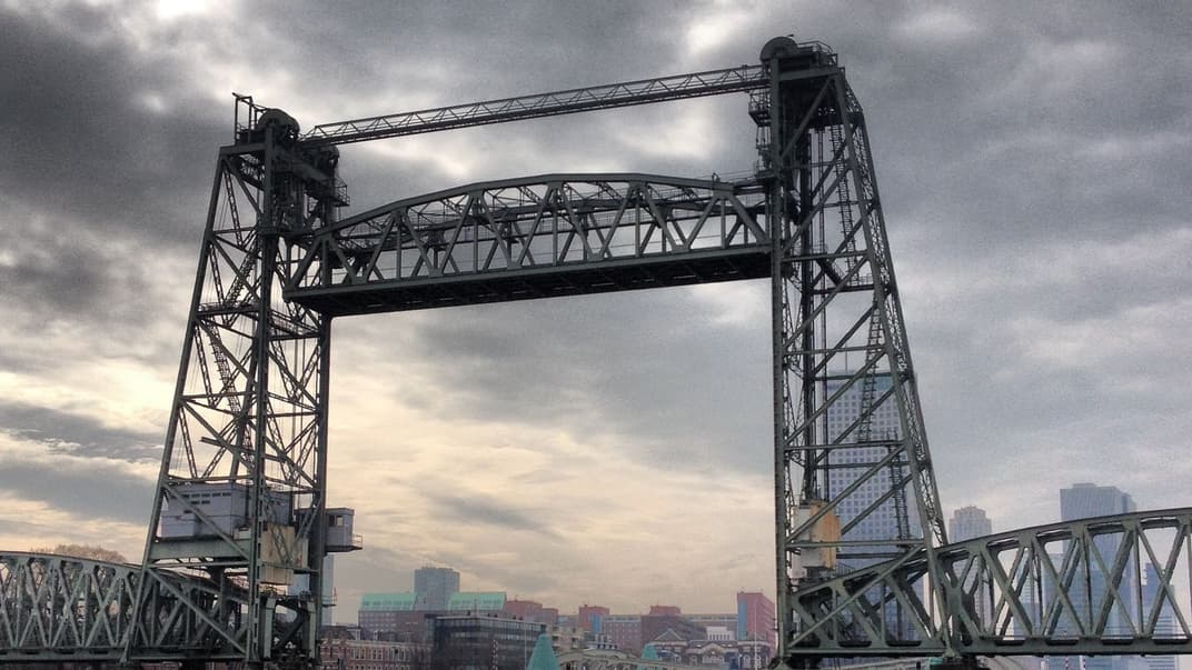 Мост Коннингсхафен в Роттердаме