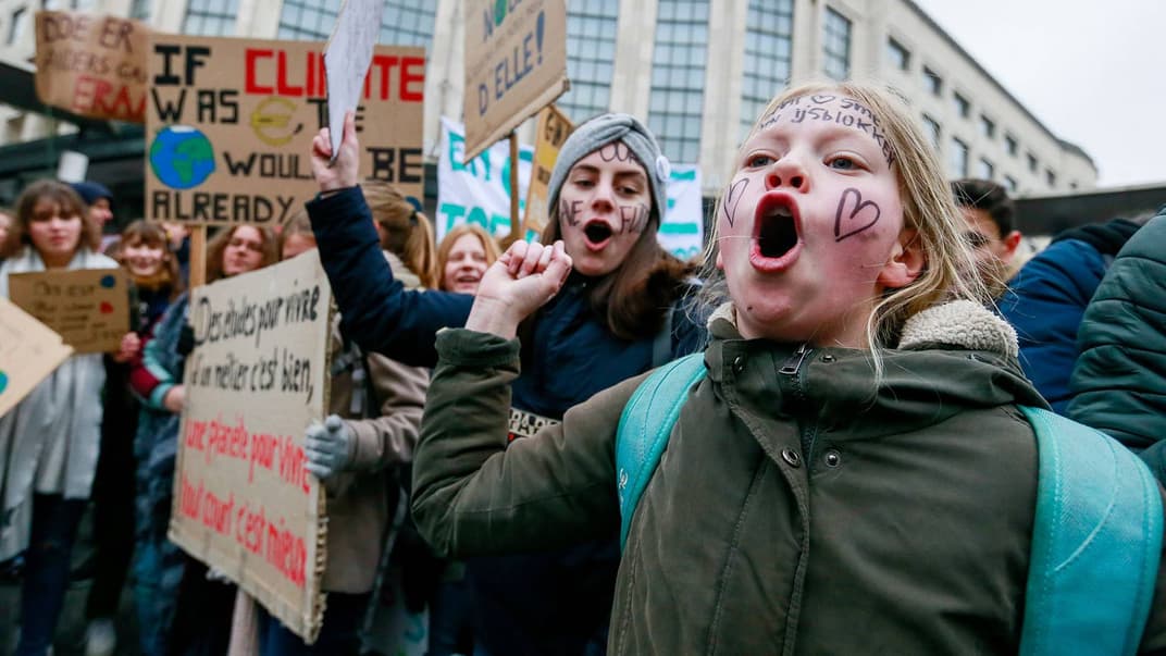 Протестна хода бельгійських студентів та учнів старшої школи із вимогою до світових лідерів вжити заходів щодо захисту клімату та навколишнього середовища, Брюссель, Бельгія, 24 січня 2019 року
