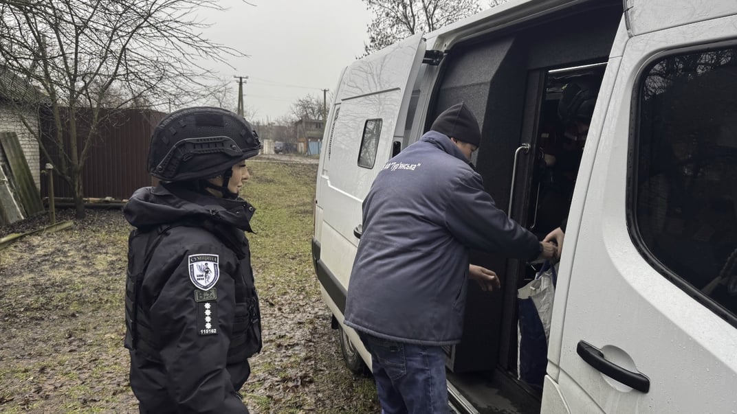 Эвакуация жителей Сумской области