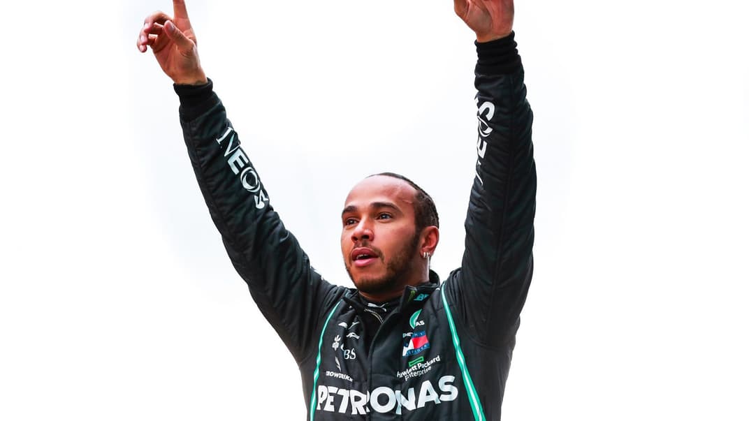 Британский гонщик Гамильтон повторил рекорд Шумахера, став семикратным чемпионом на чемпионате мира «Формулы-1»