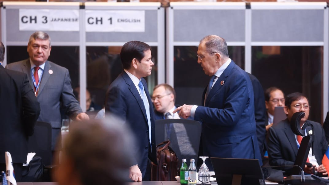 Державний секретар США Марко Рубіо та міністр закордонних справ рф Сергій Лавров на полях саміту АСЕАН у Куала-Лумпурі