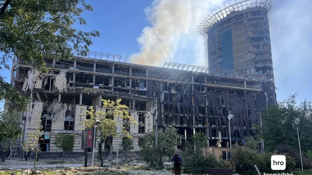 Наслідки російського удару по Шевченківському району Києва