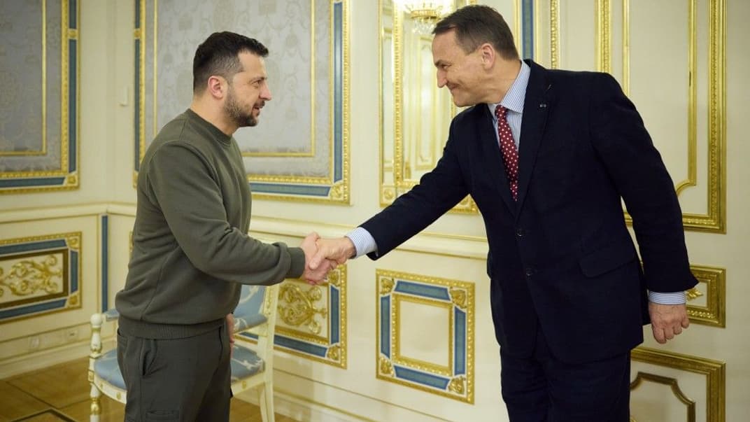 Президент України Володимир Зеленський зустрівся з міністром закордонних справ Польщі Радославом Сікорським, 22 грудня 2023 року