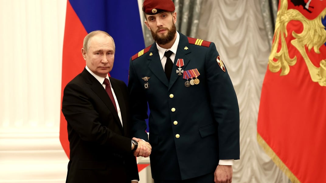 Лідер росії володимир путін та російський військовий Лев Макєєв