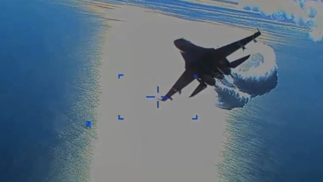 В Пентагоне показали, как российские самолеты перехватывали беспилотник США
