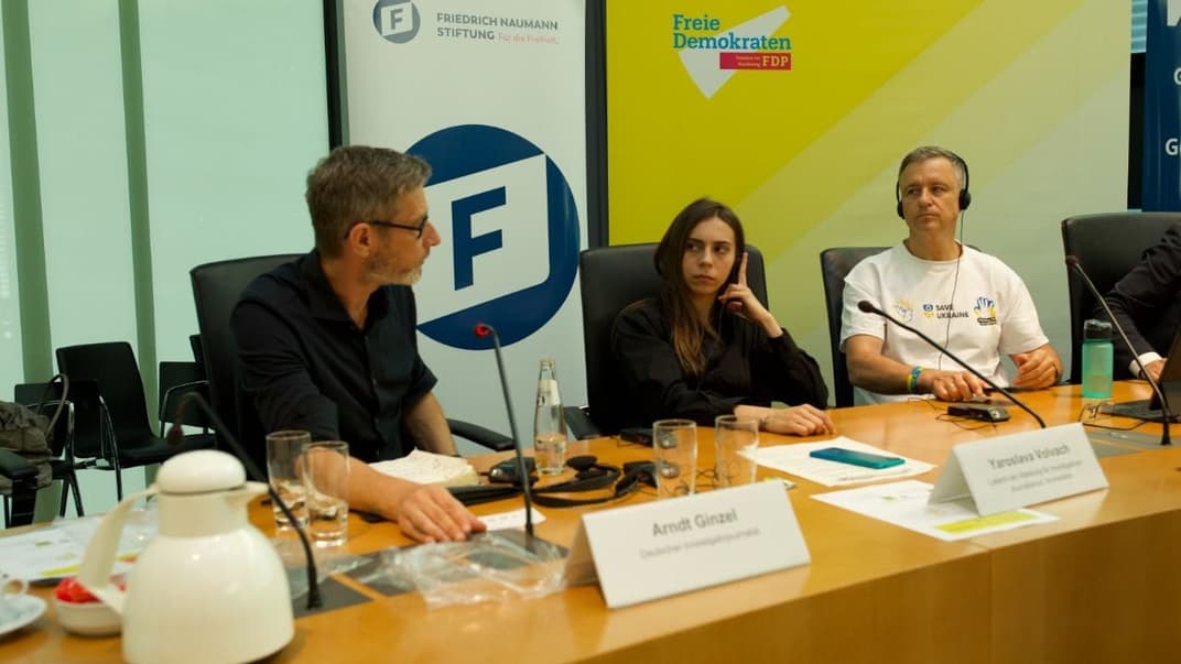 Керівниця журналістського відділу hromadske Ярослава Вольвач на панельный дискусії у Бундестазі