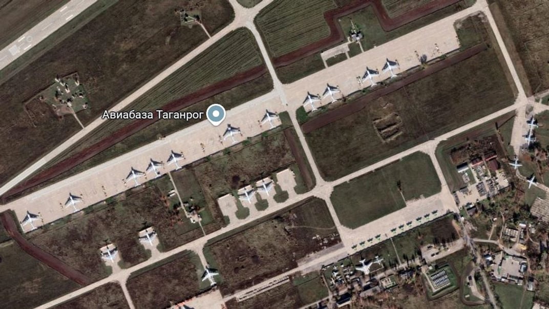 Иллюстративное фото. Спутниковый снимок аэродрома в Таганроге