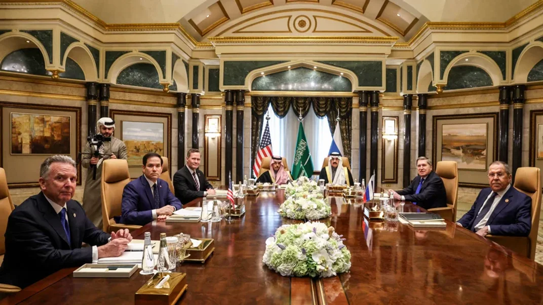 Делегации США и россии на переговорах в Эр-Рияде, Саудовская Аравия, 18 февраля 2025 года