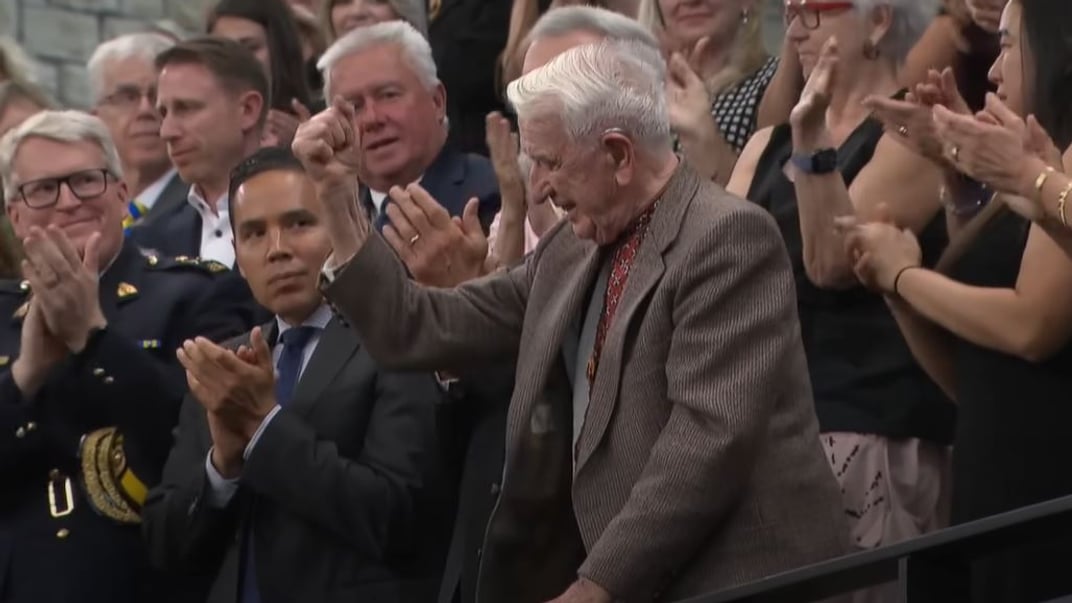 Ярослав Гунько во время визита в канадский парламент в сентябре 2023 года. После того, как стало известно, что он воевал в дивизии СС, спикер Палаты общин подал в отставку