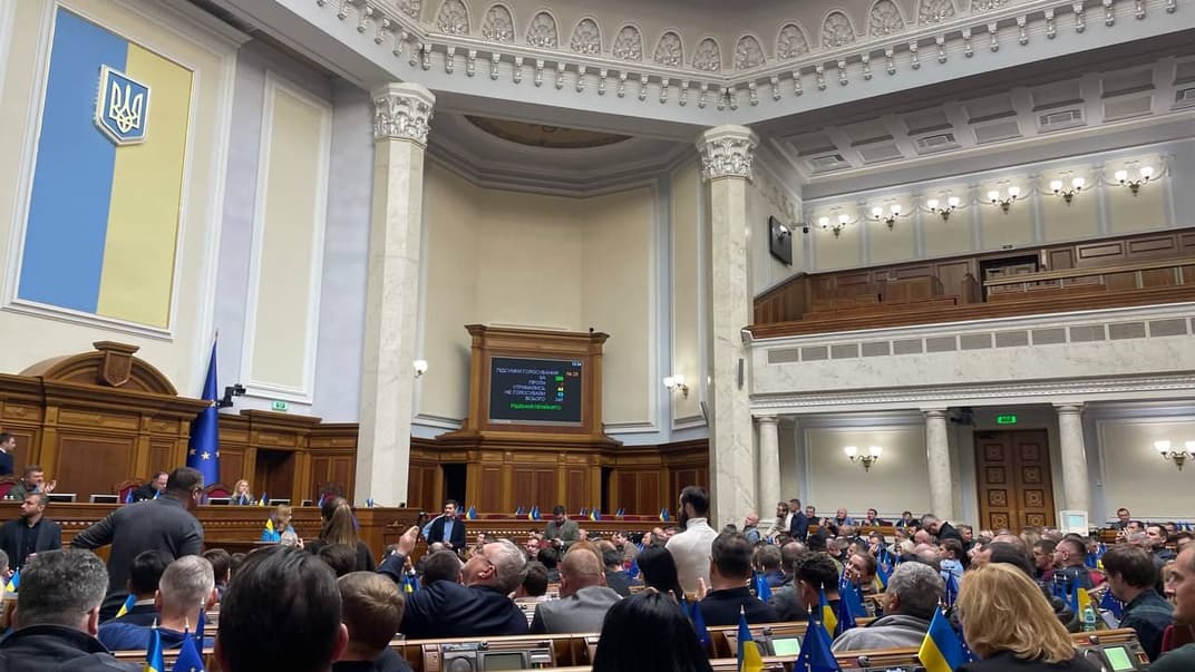 Народні депутати після голосування за бюджет країни, сесійна зала Верховної Ради, 19 жовтня 2023 року