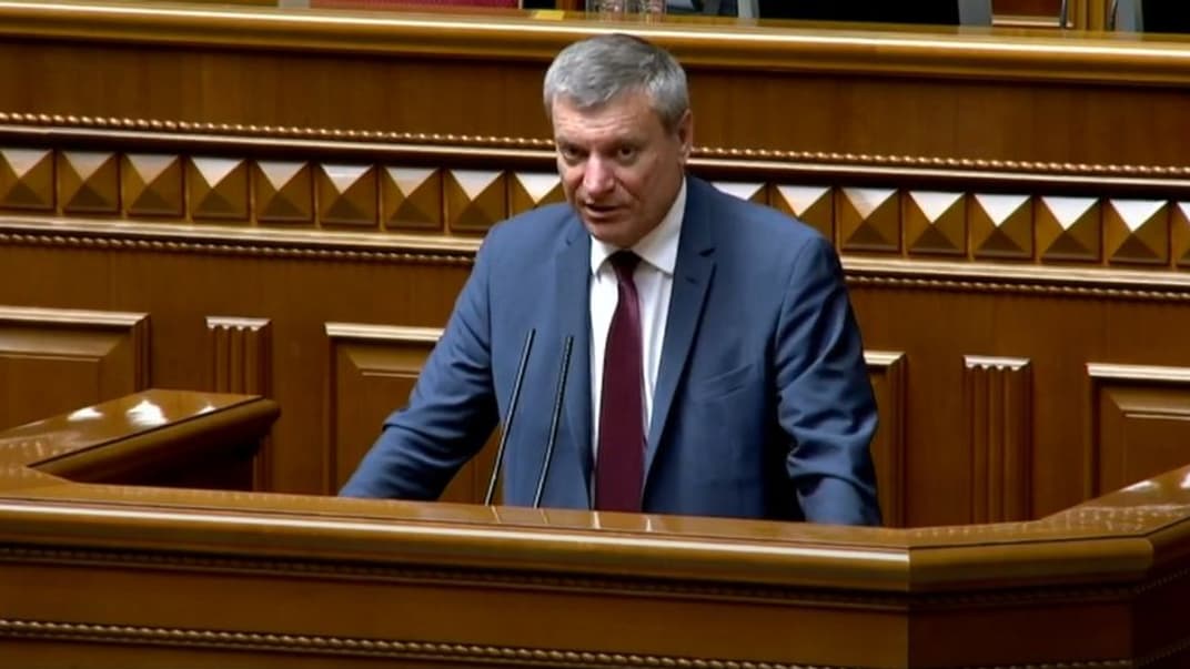 Вице-премьер-министр — министр по вопросам стратегических отраслей промышленности Украины Олег Уруский при рассмотрении его кандидатуры в зале Верховной Рады Украины. 16 июля 2020 года