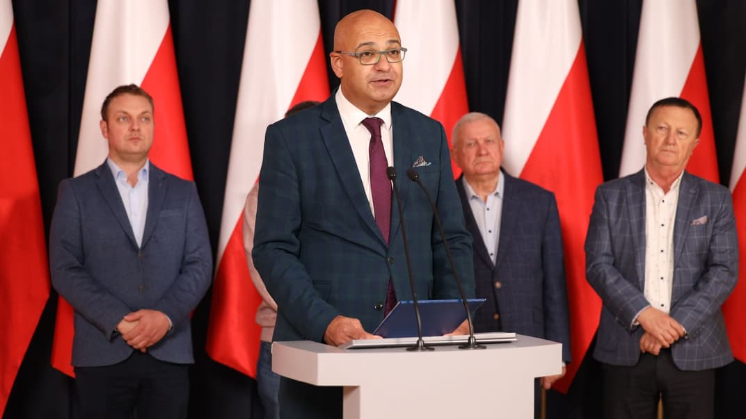 Міністр інфраструктури Польщі Алвін Гаджадхур на зустрічі з перевізниками, 29 листопада 2023 року