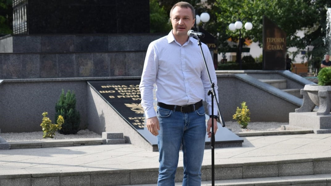 Языковой омбудсмен Тарас Кремень