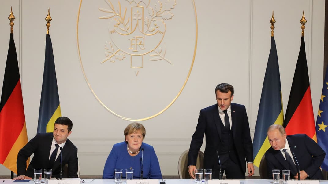 (Слева направо) Президент Украины Владимир Зеленский, канцлер ФРГ Ангела Меркель, президент Франции Эммануэль Макрон, президент РФ Владимир Путин, Париж, 10 декабря 2019