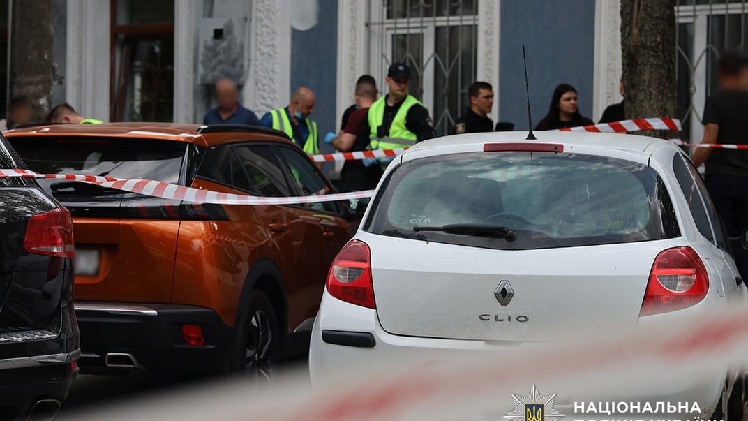 Правоохоронці на місці стрілянини