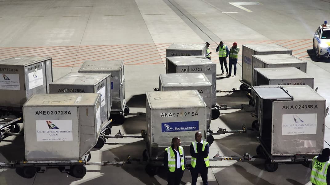 Службу охраны президента ЮАР задержали в польском аэропорту, 15 июня 2023 года