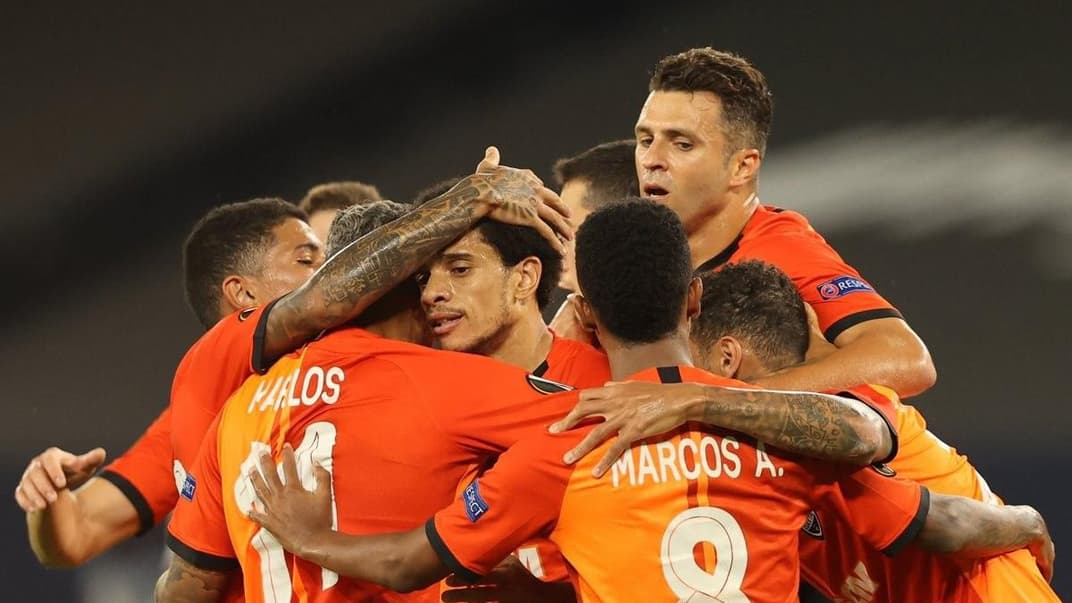 Футболісти донецького «Шахтаря» під час матчу чвертьфіналу Ліги Європи