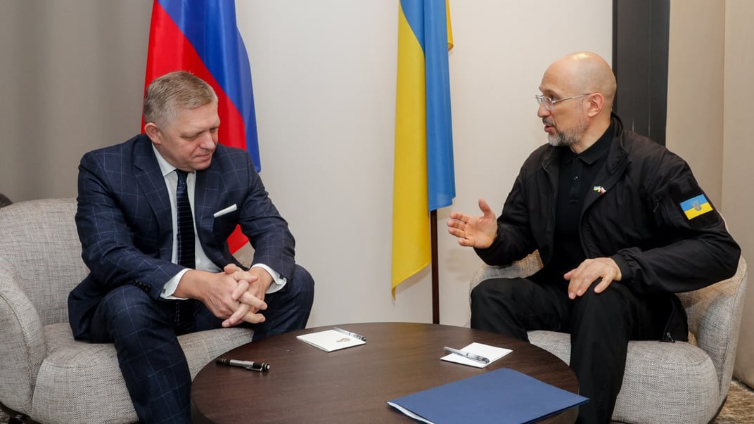 Словацький та український прем'єри Роберт Фіцо та Денис Шмигаль під час зустрічі 7 жовтня
