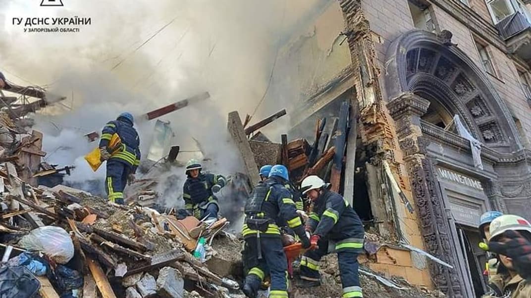 Последствия ракетного обстрела Запорожья, произошедшего 6 октября
