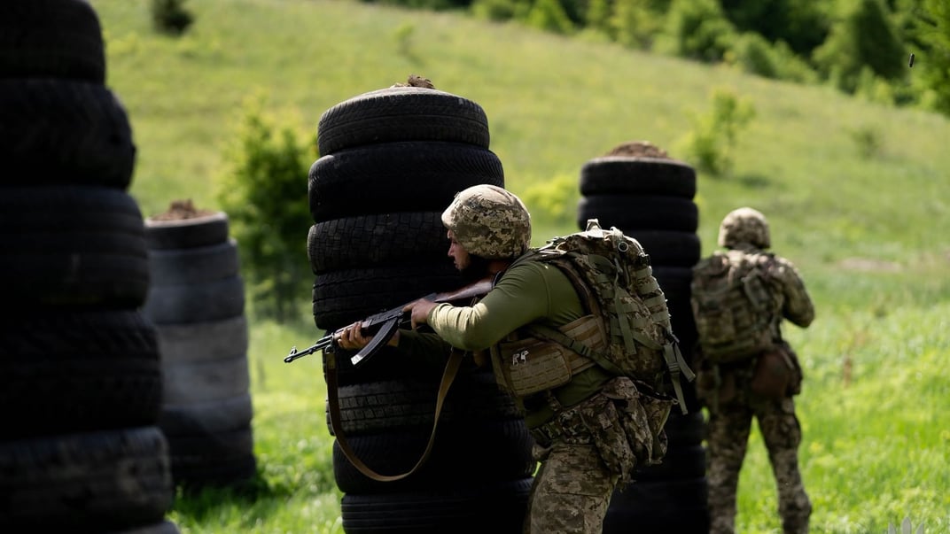 Проходження базової загальновійськової підготовки Ілюстративне фото. Проходження базової загальновійськової підготовки