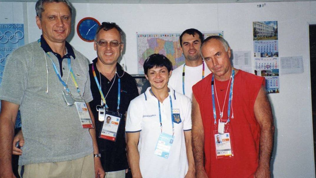 Сергій Дерепа (крайній ліворуч)