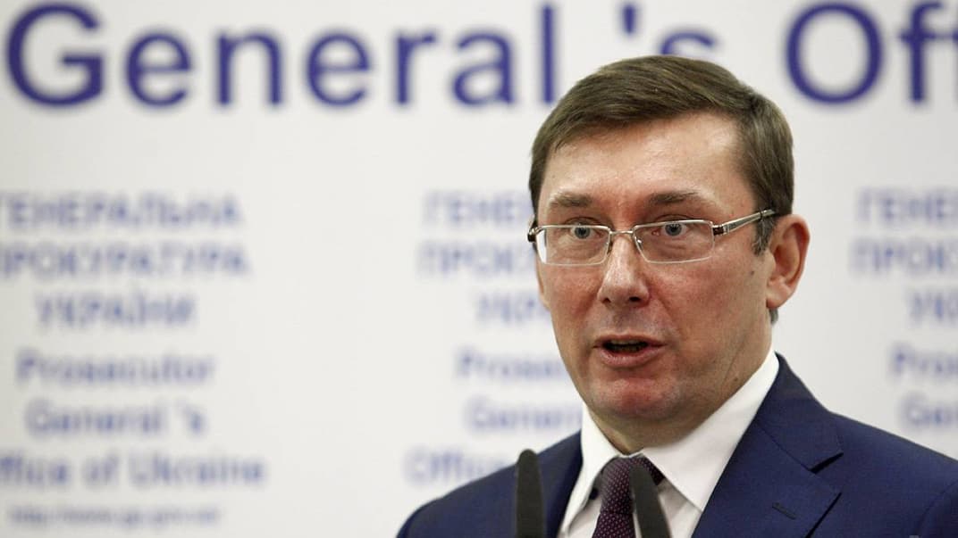 Конфіскацію 1,5 млрд доларів «грошей Януковича» Луценко вважає одним з основних результатів своєї роботи на посаді. Проте сам текст судового рішення, яким конфіскували гроші, не оприлюднили досі