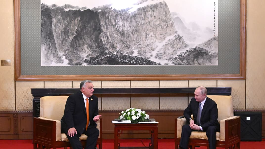 Президент россии владимир путин на встрече с премьер-министром Венгрии Виктором Орбаном в Пекине 17 сентября