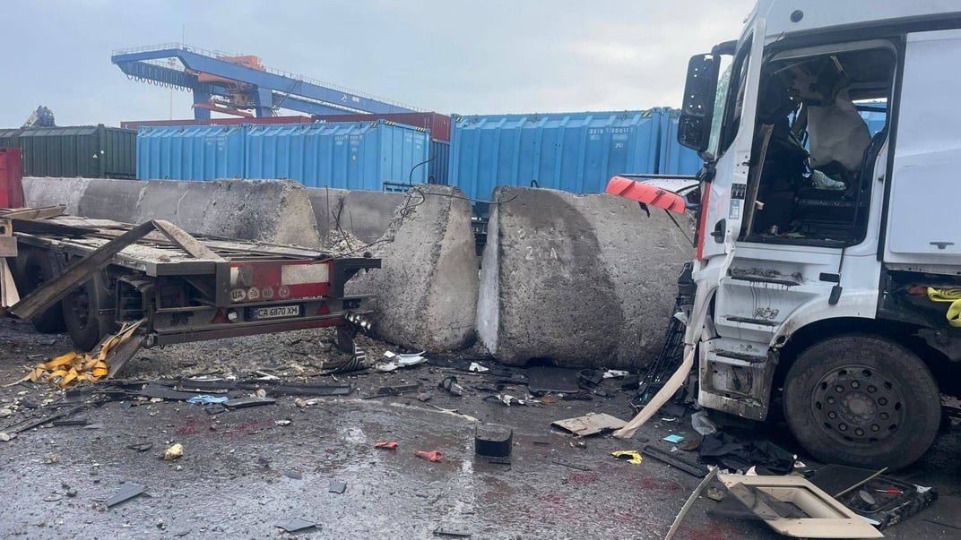 Наслідки удару росіян по портах на Одещині