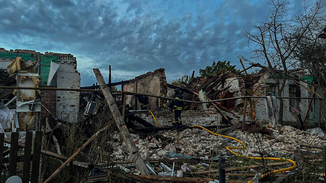 Зруйнований будинок у селі Чернеччина, де жила сім’я Лєсніченків Зруйнований будинок у селі Чернеччина, де жила сім’я Лєсніченків