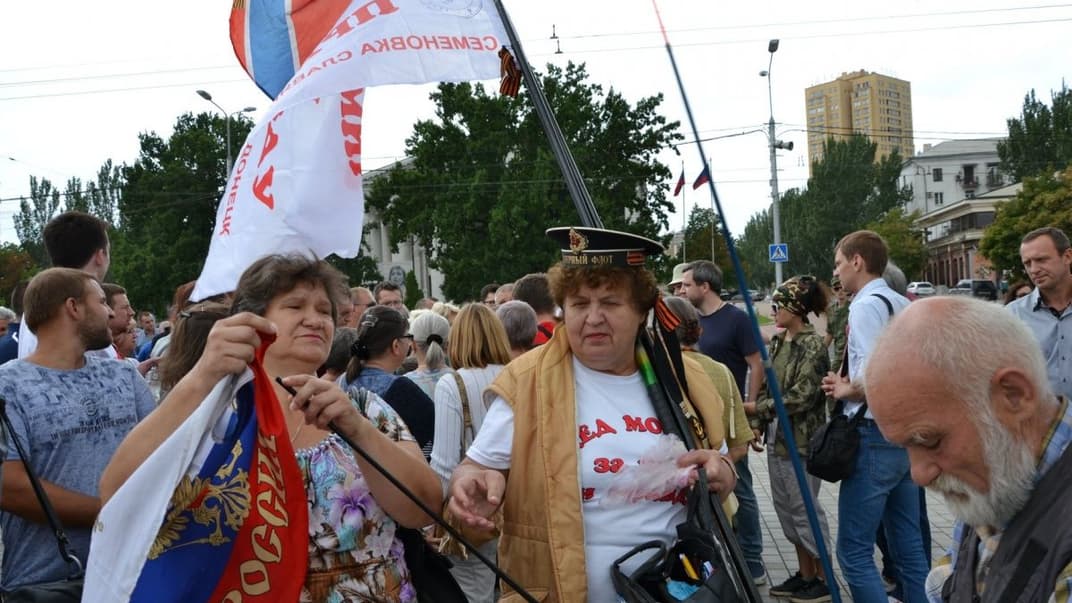 У Донецьку мітингували за незалежність «ДНР», акцію розігнали повідомленням про мінування